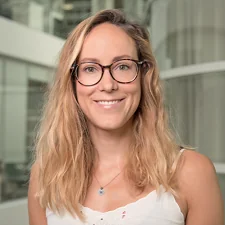Dr. Isabelle Schiffer